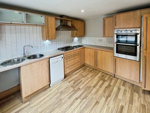 Kitchen- click for photo gallery